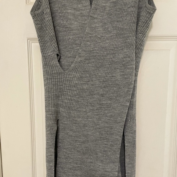 Grey knit sleeveless tunic - Picture 5 of 12